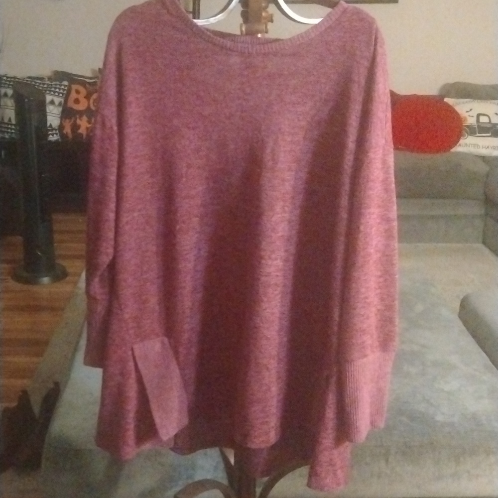 Boutique sweater size 1X talking about soft material